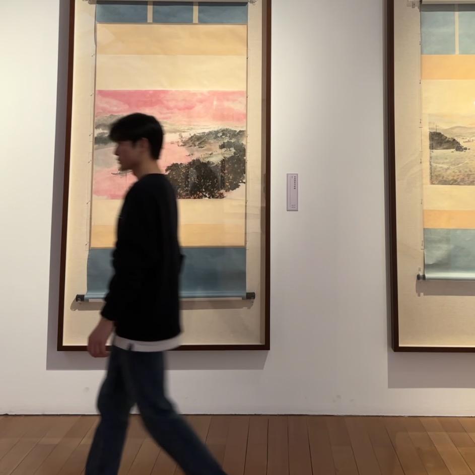 召一潇.