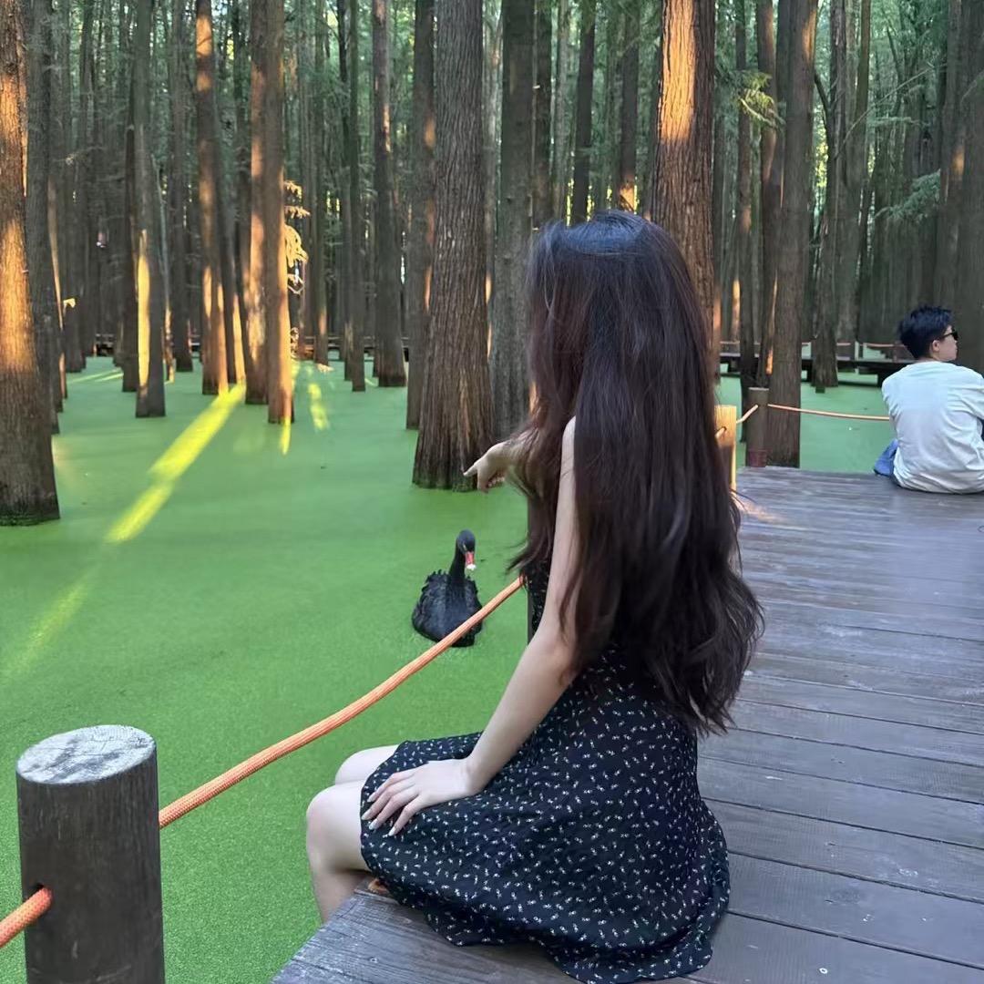 居