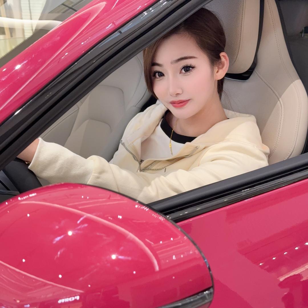 不温柔的何丽