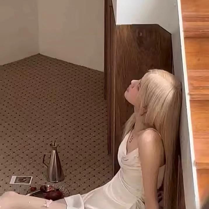 、