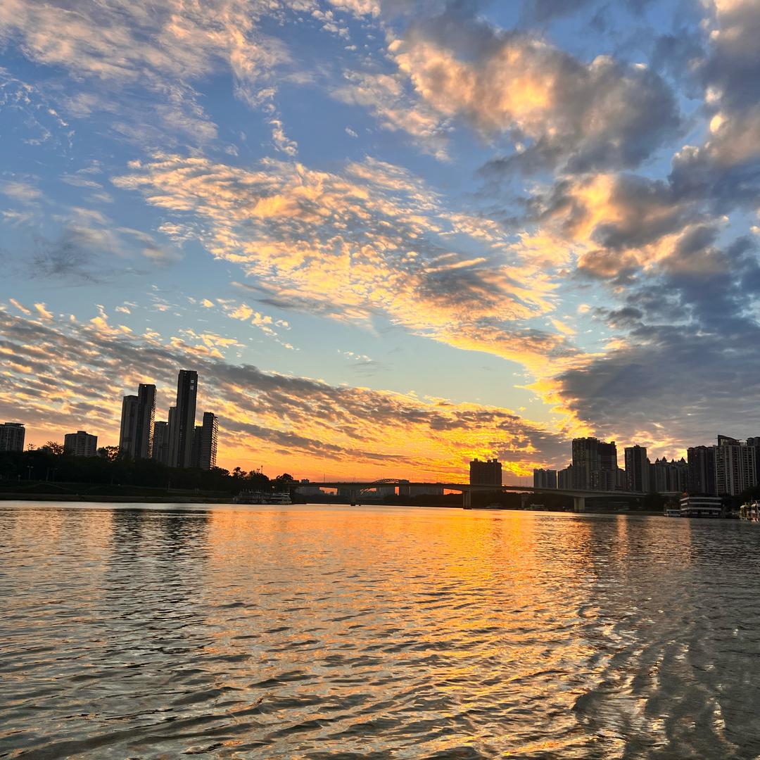 不必记得我，我只是你的过路人