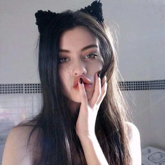 𝘼𝙔𝙐