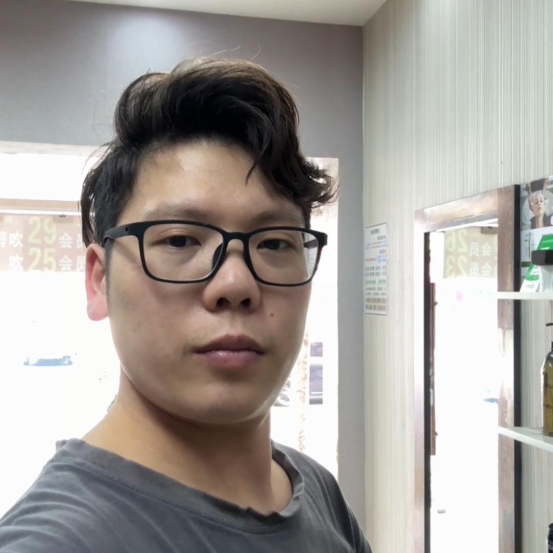 剪艺造型杨董