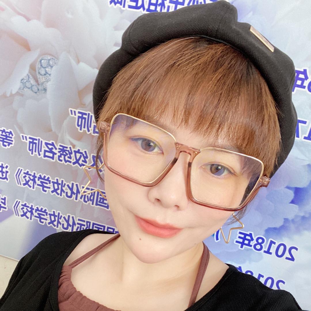 清原米澜婚纱馆 化妆师小宇