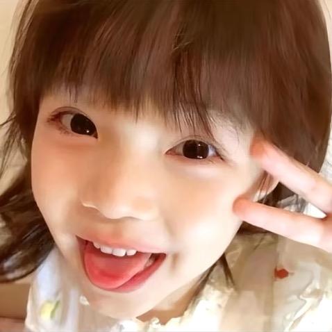 才没有脸红