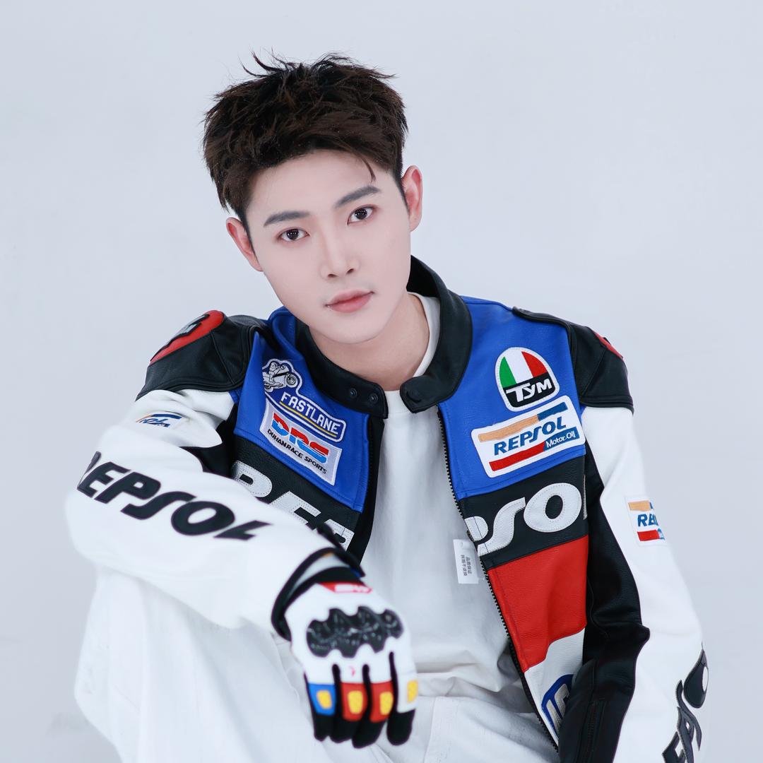 陈亿yiyiyi
