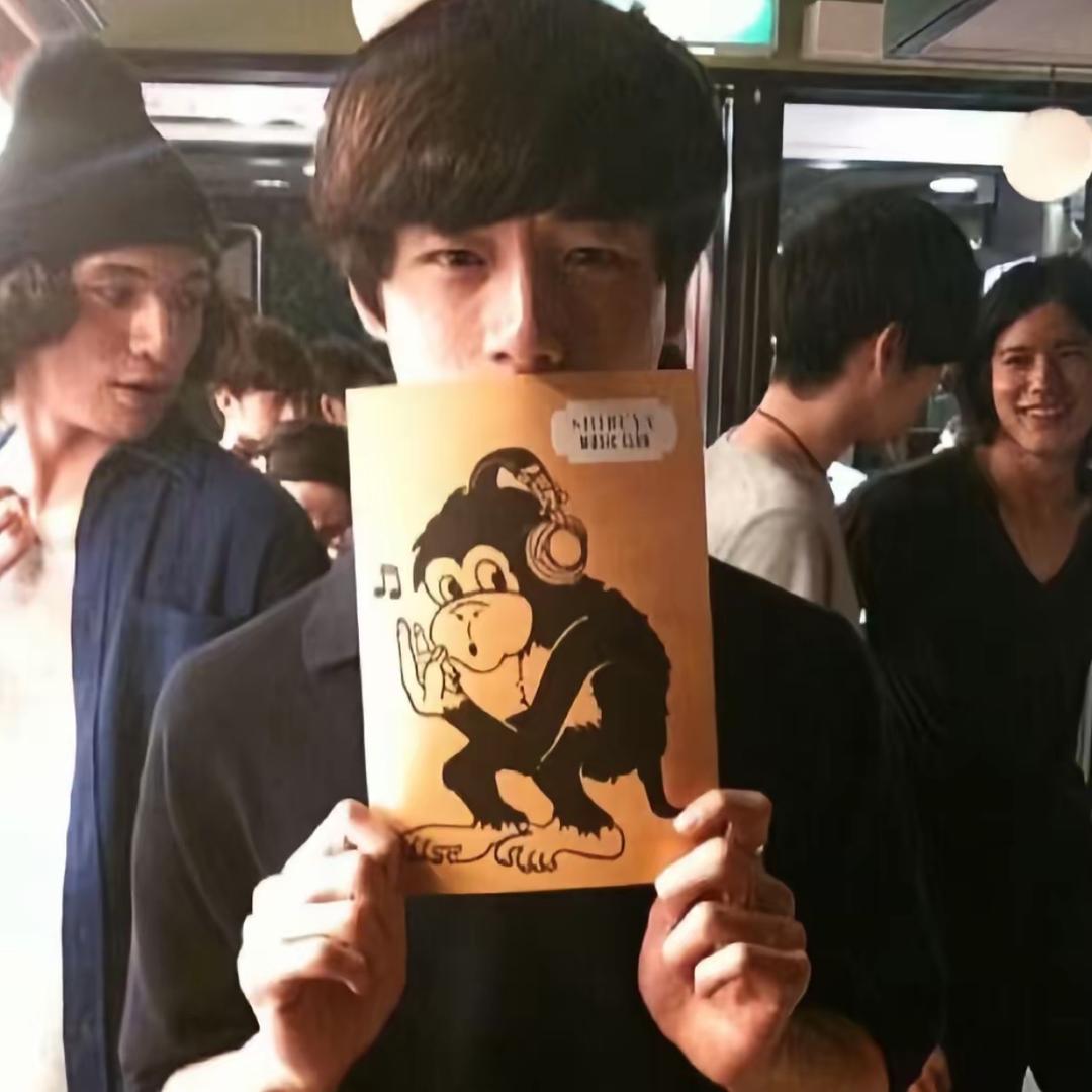 一帧灰色调