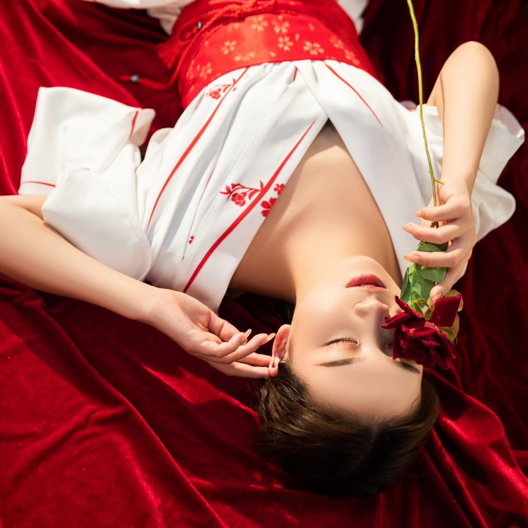 草莓味小包子、