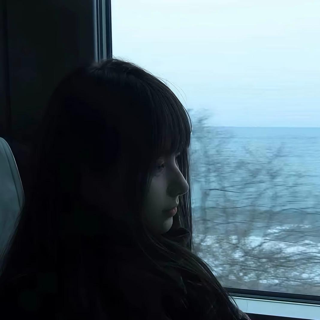 椿不见.