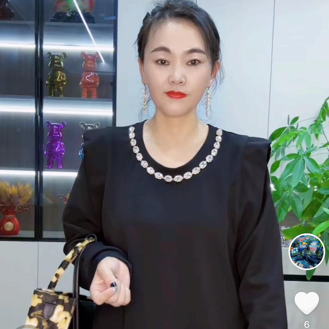 大菊子胖呼呼大码女装穿搭