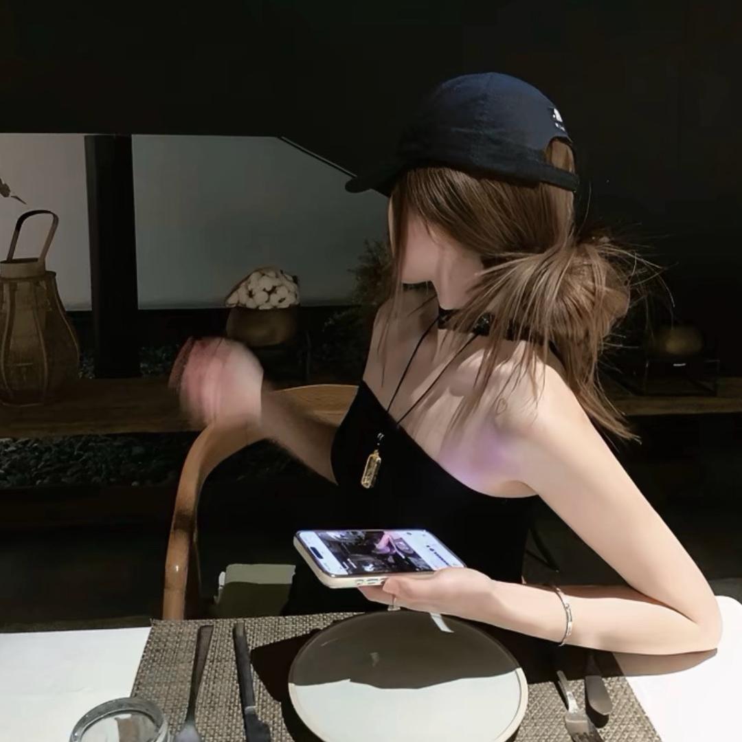 女二.