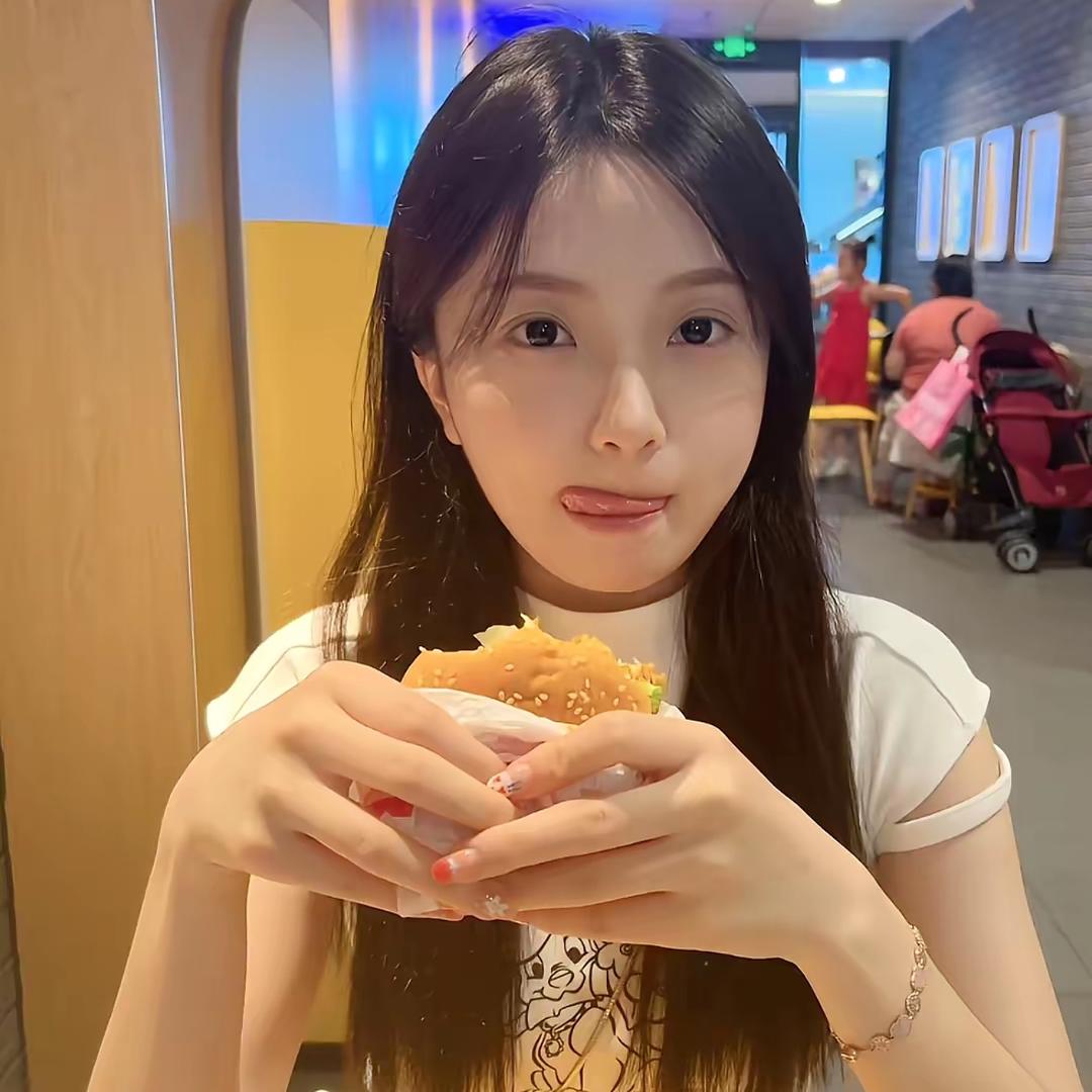 𝙠𝙞𝙩𝙩𝙮.