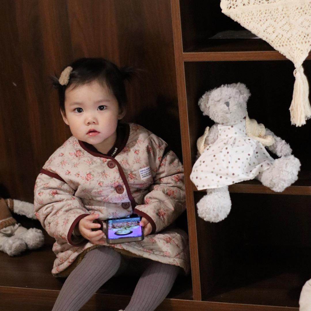 四姐妹（摆地摊·果也不脱妆粉底液）