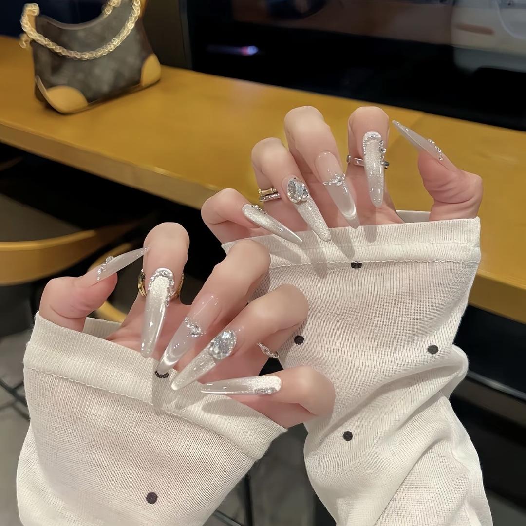 小婷儿穿戴甲
