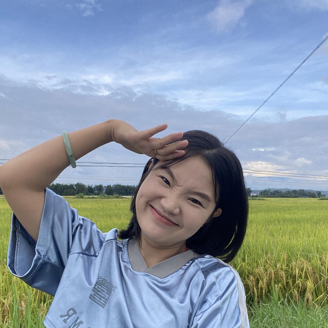 芒市改汤少数民族服饰