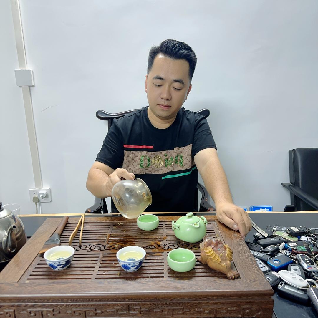 柳州万鑫二手车  小贾