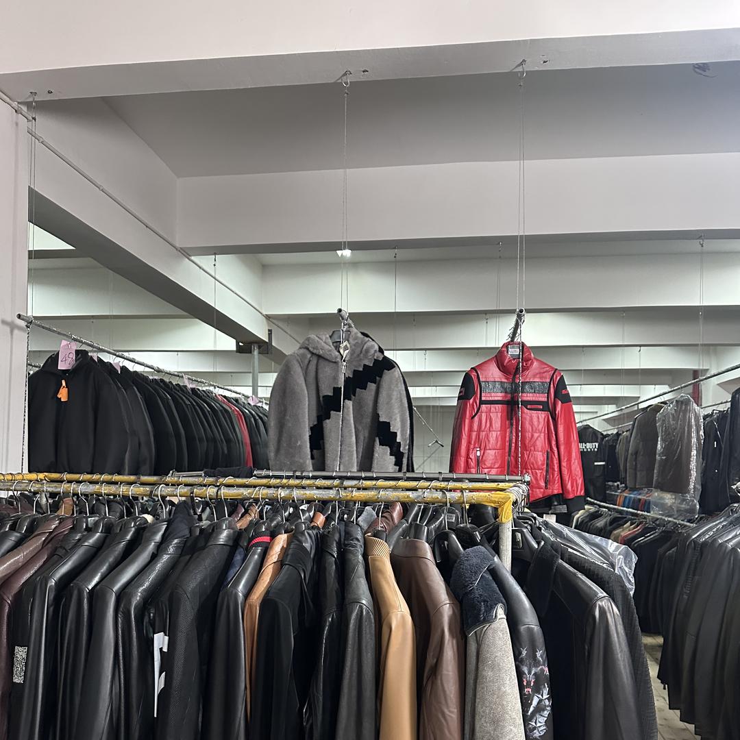 轻奢男装皮衣工厂店