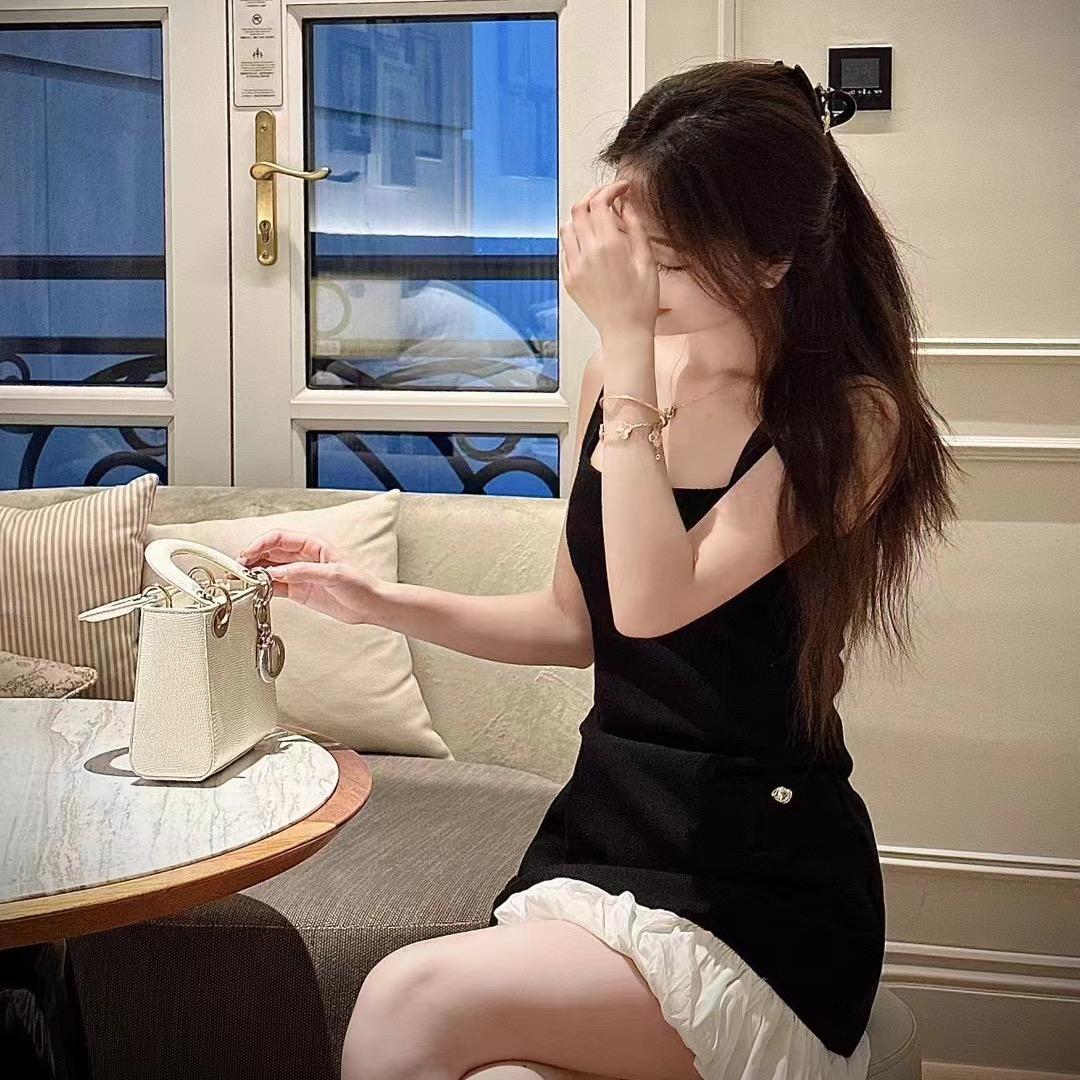 马十^_^显眼包