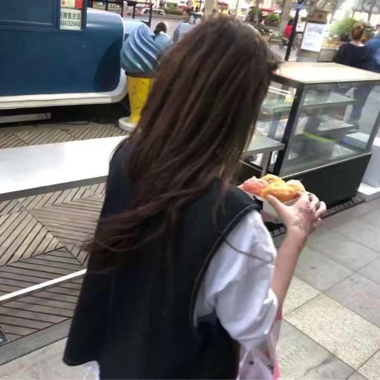 小 宇.