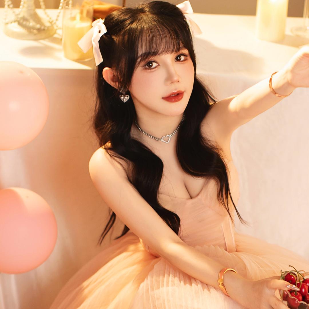 彩华 🌸