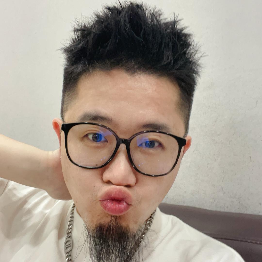 桥熙爹地头像