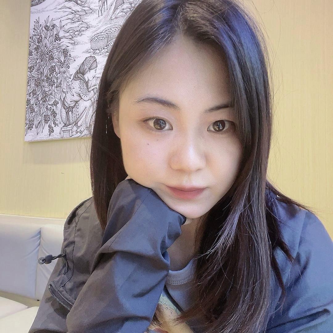 邓彧芸