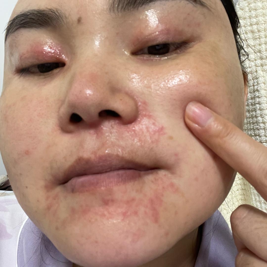 亚臻颜敏晴