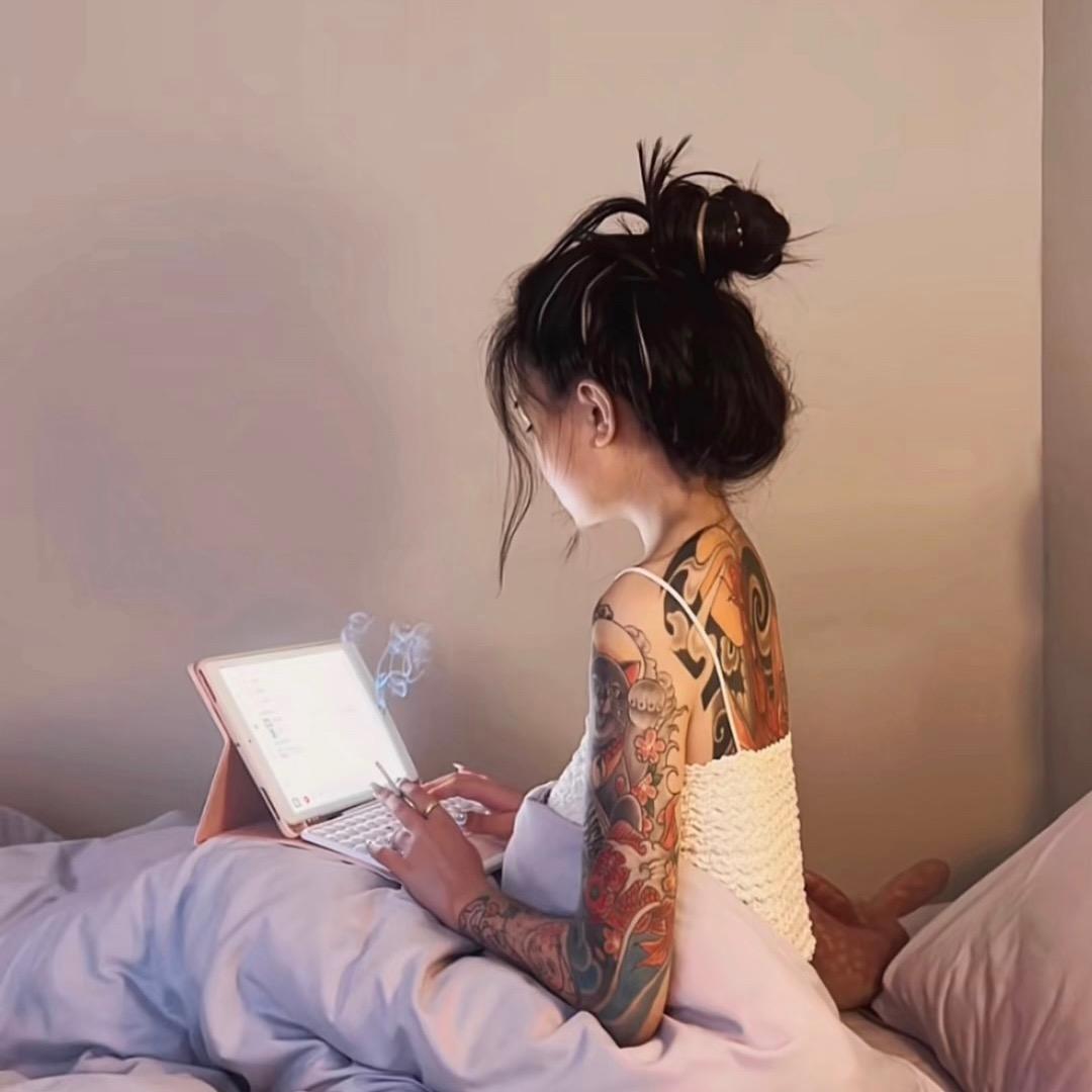 小甜（连赞拉黑）