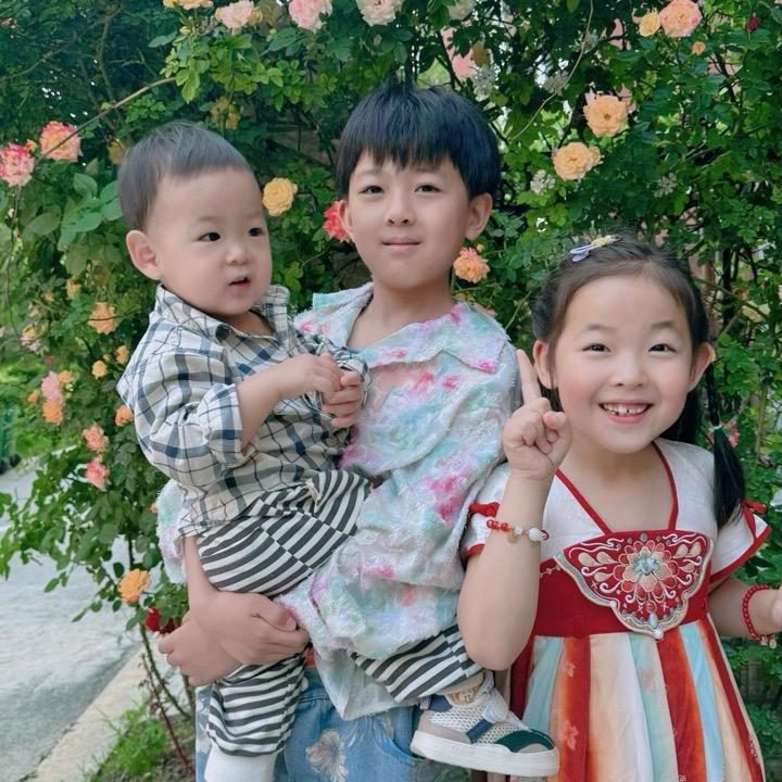 蛋蛋妮妮和满满❤️