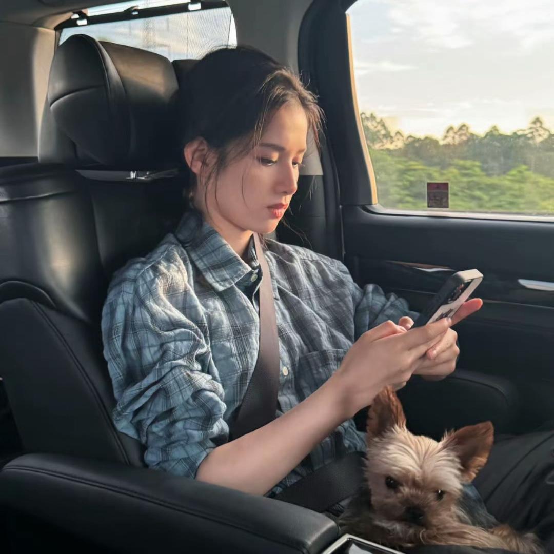 黄爱美抠爆弗里恩
