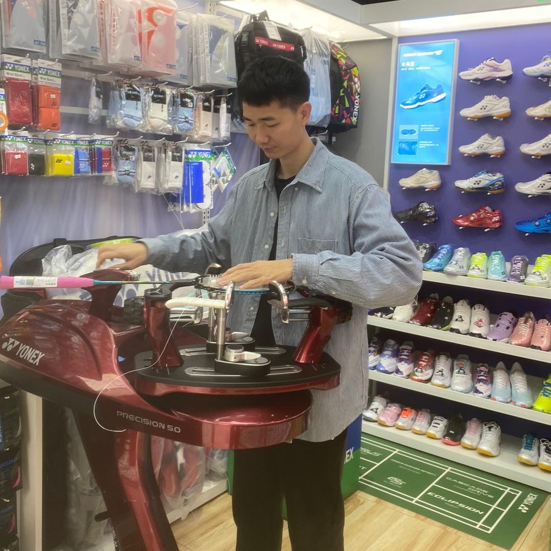 yy布吉店的亮哥