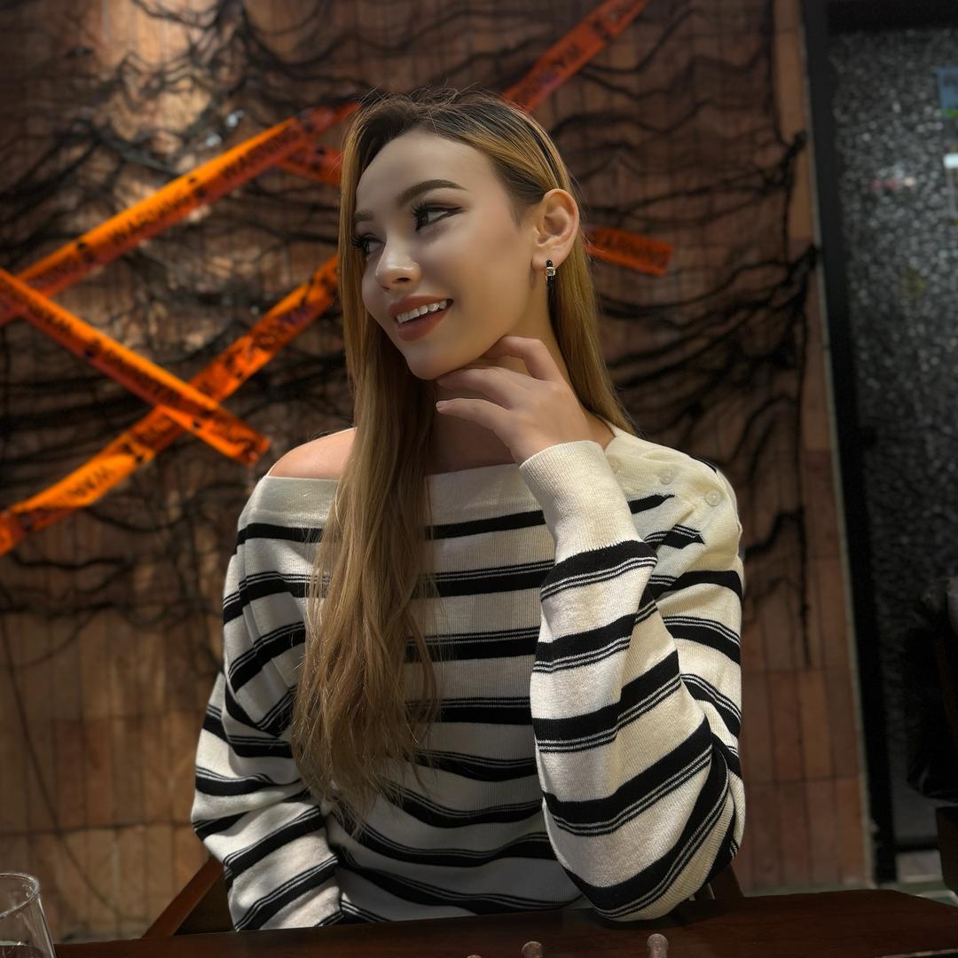 𝑴𝒂𝒓~朋友圈