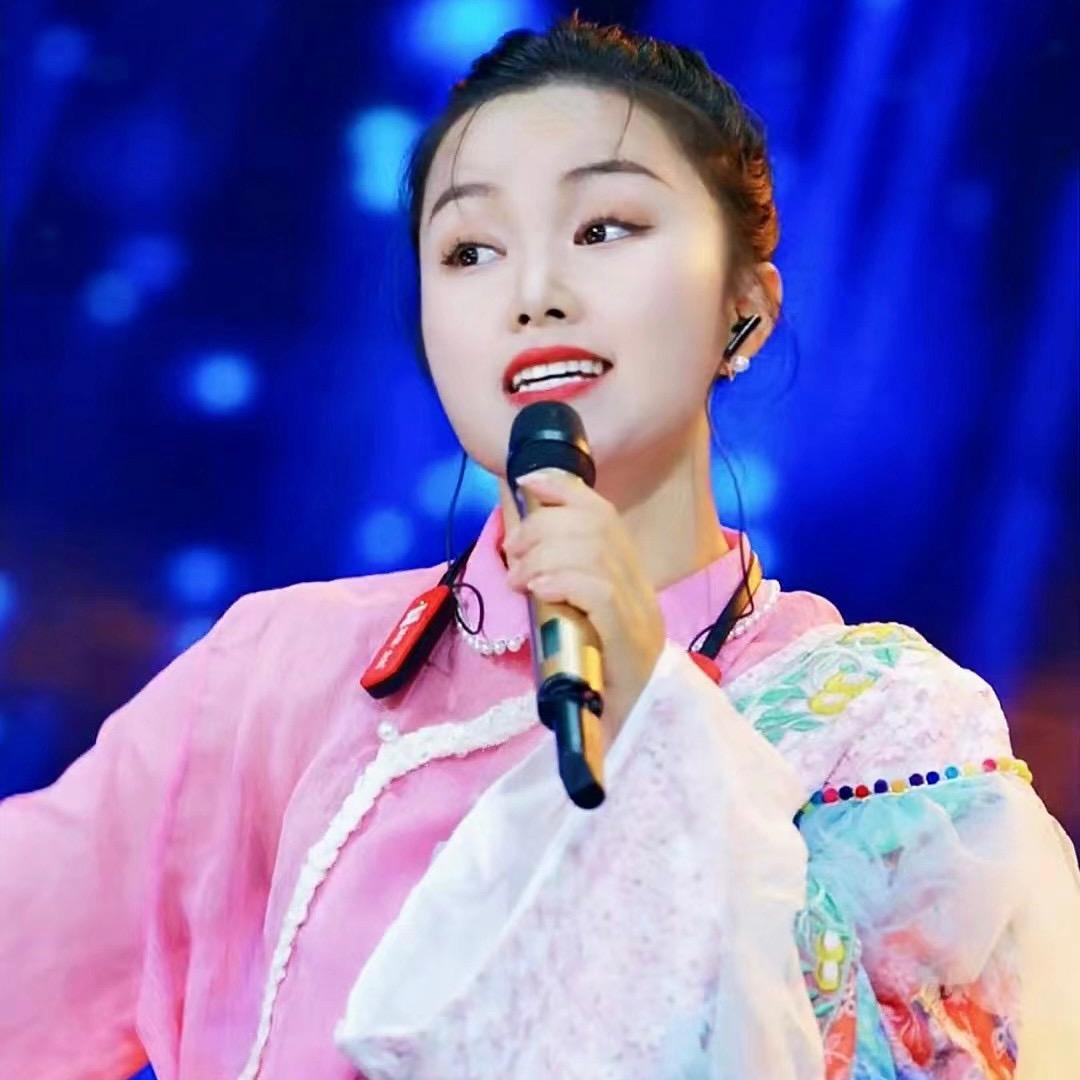 潘婷🦋苗族（招才艺）@抖音