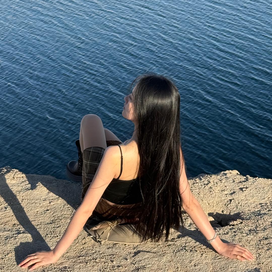 依婷🌊
