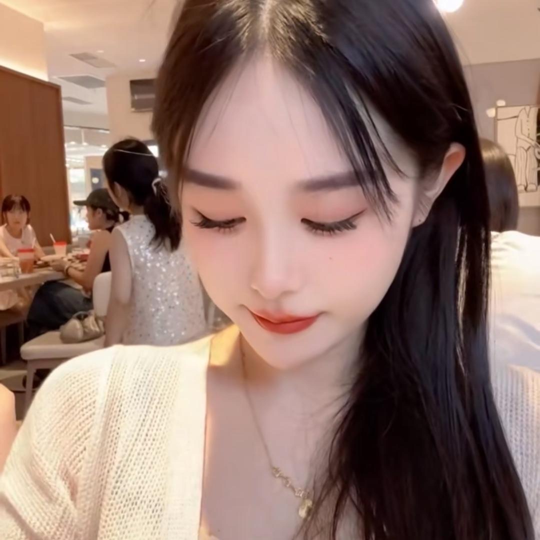 是茵茵呀（22:22)