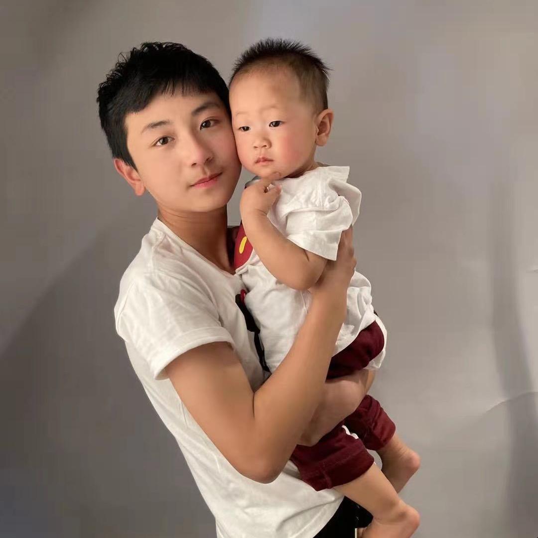 @卖海鲜的小哥哥