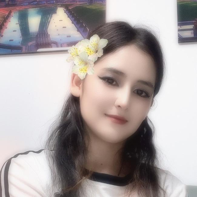 爱笑的女孩儿👨‍👩‍👧