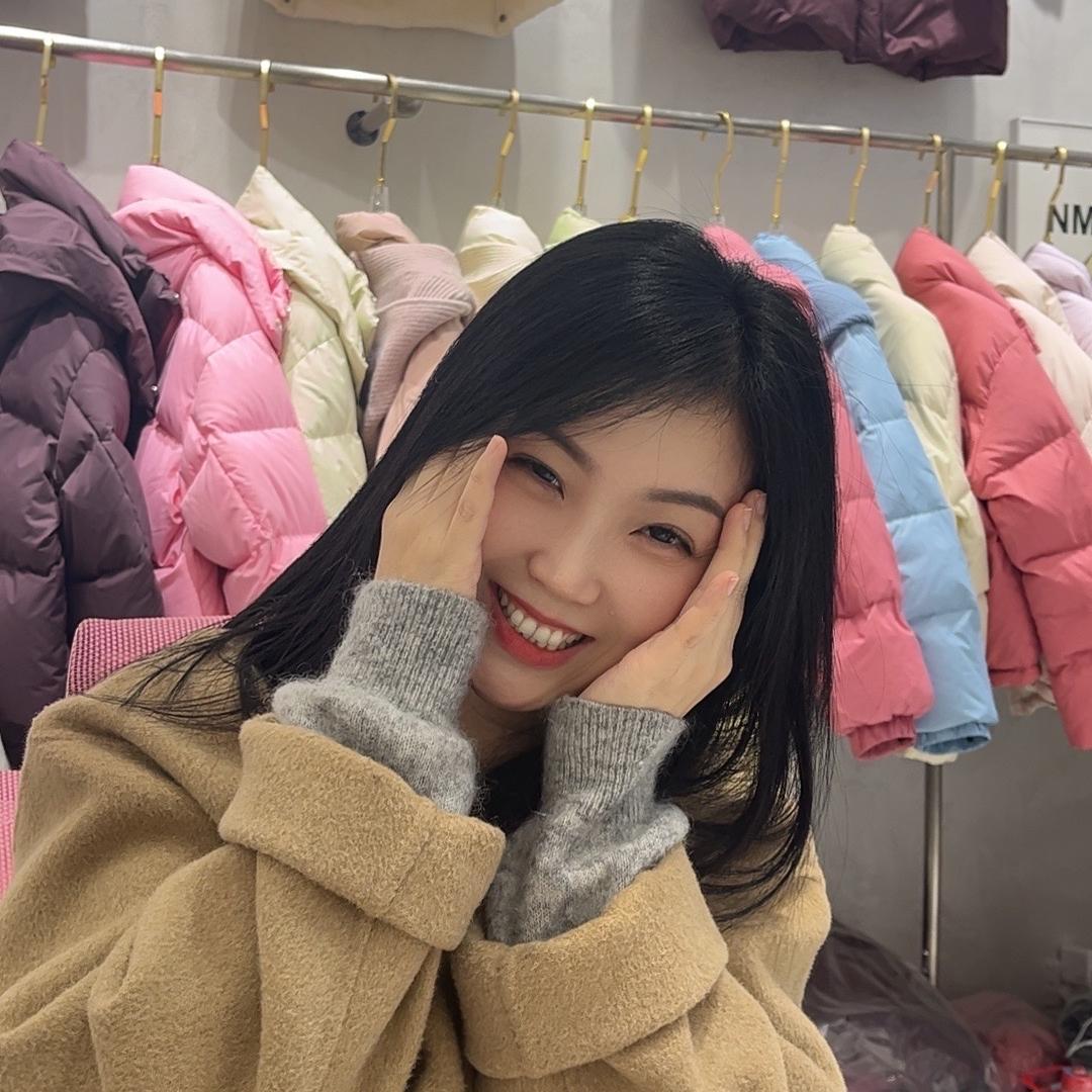 平湖市纳慕爱羽绒服工厂店