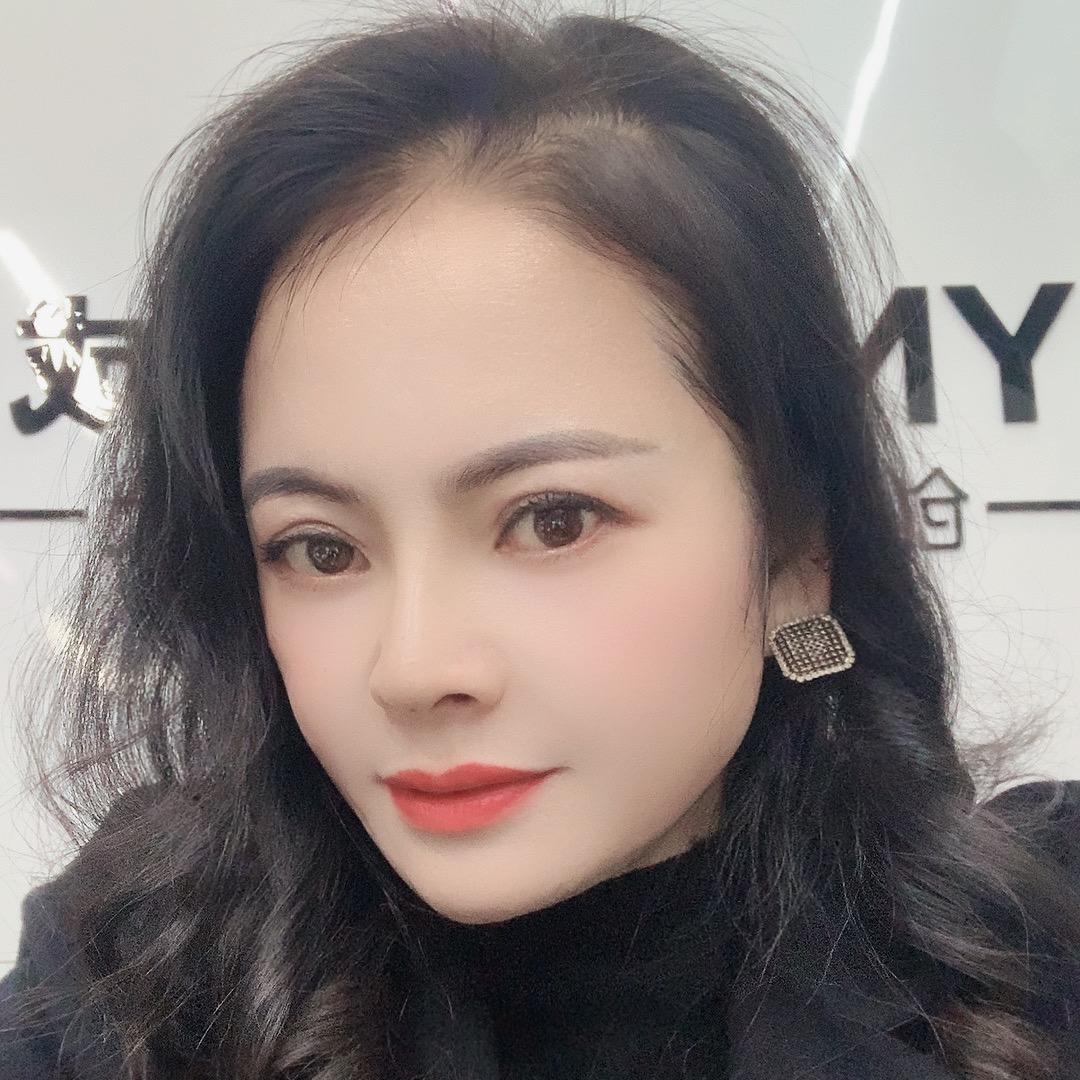 鲍奕彤