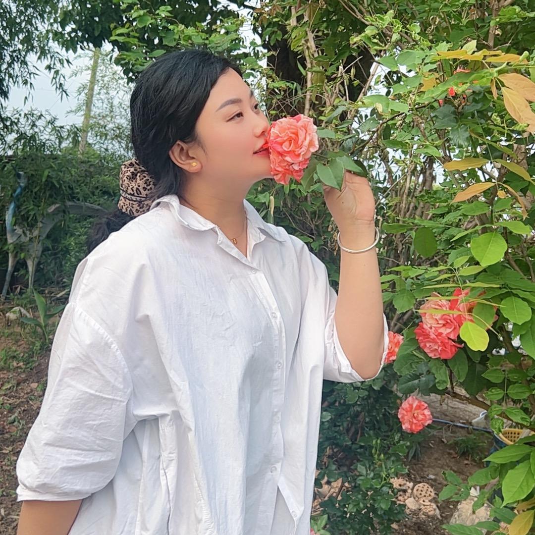 宁小花🌸(扭扭棒花束预定)