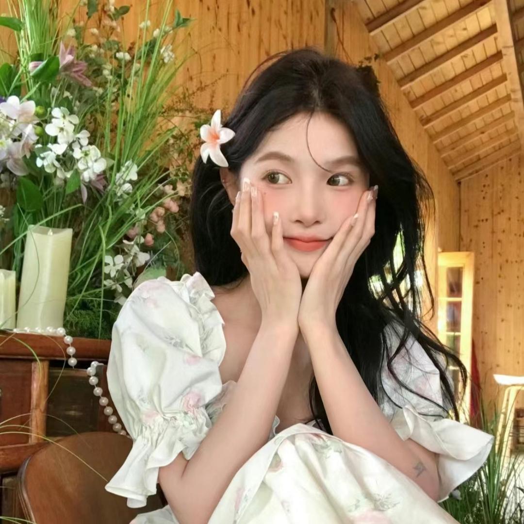 小羊吃草莓