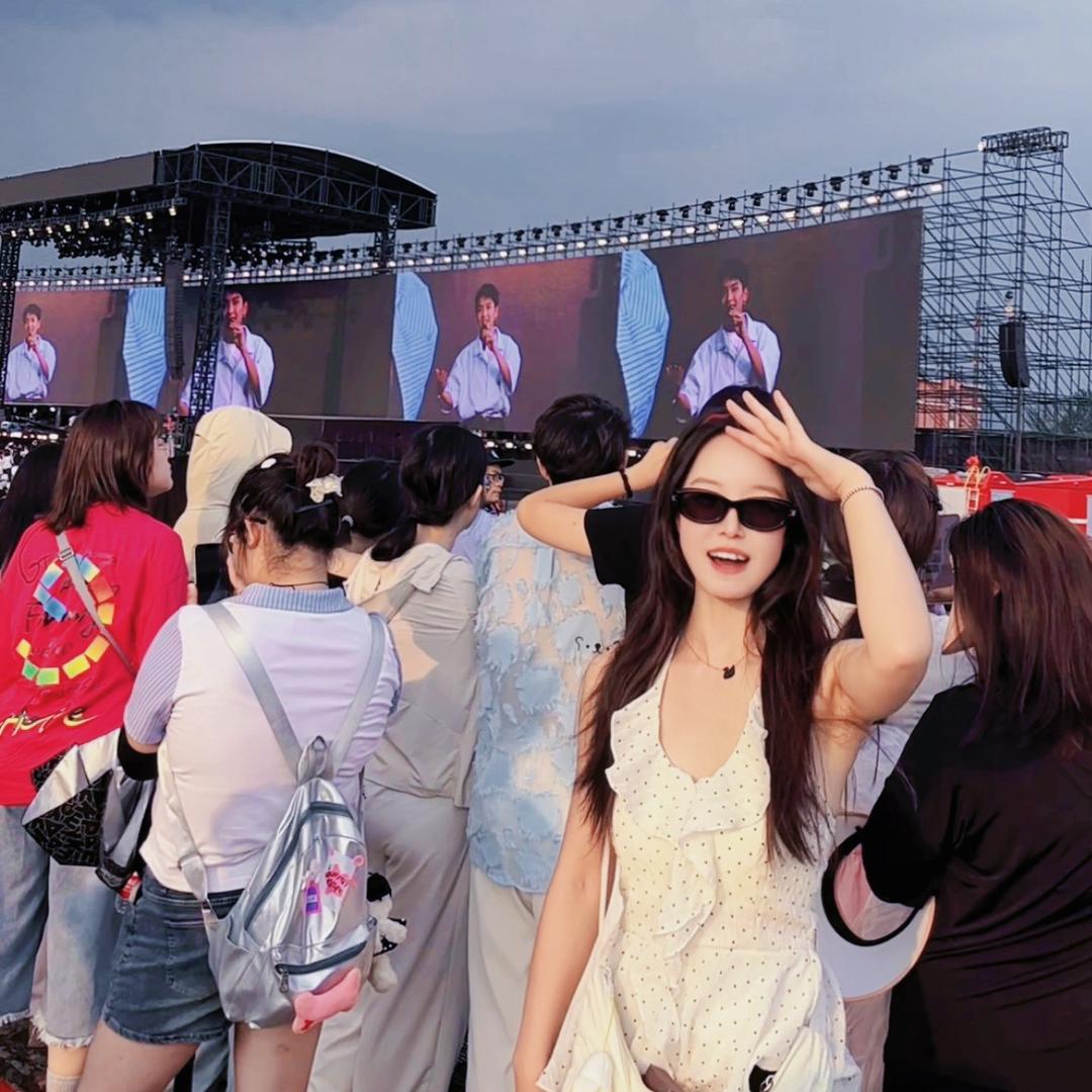 抱抱女主