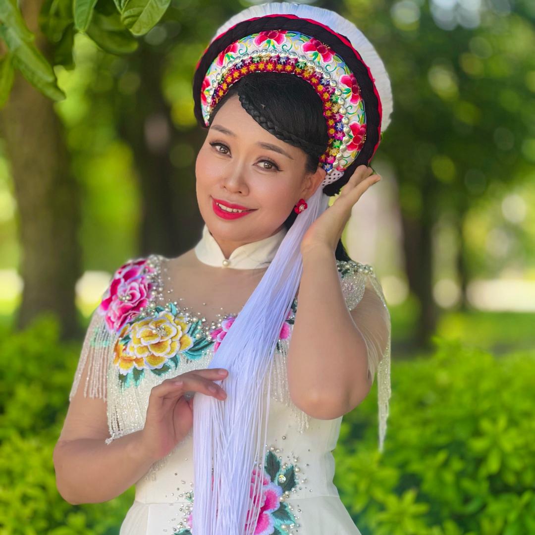 小燕子 专业院团演员