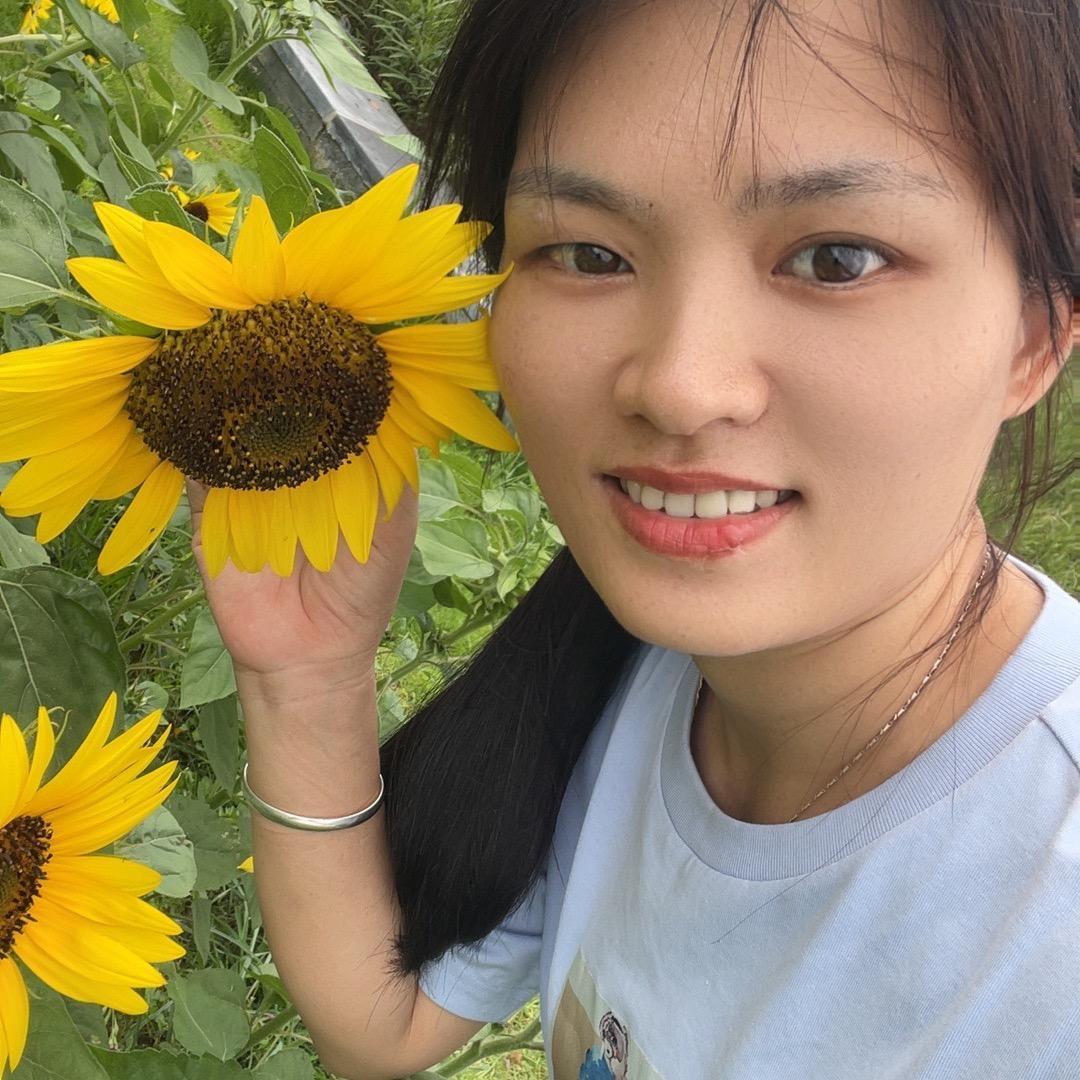 刘 嘉
