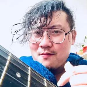 敬品月下之臻吟