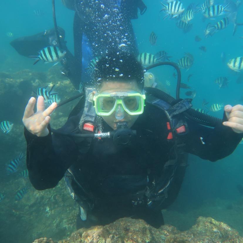 戴伟专业发型设计