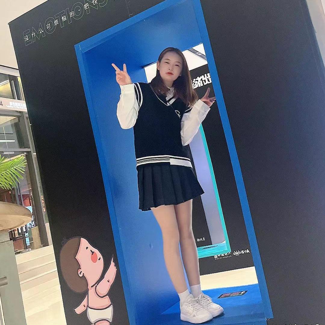 美少女在努力搬砖