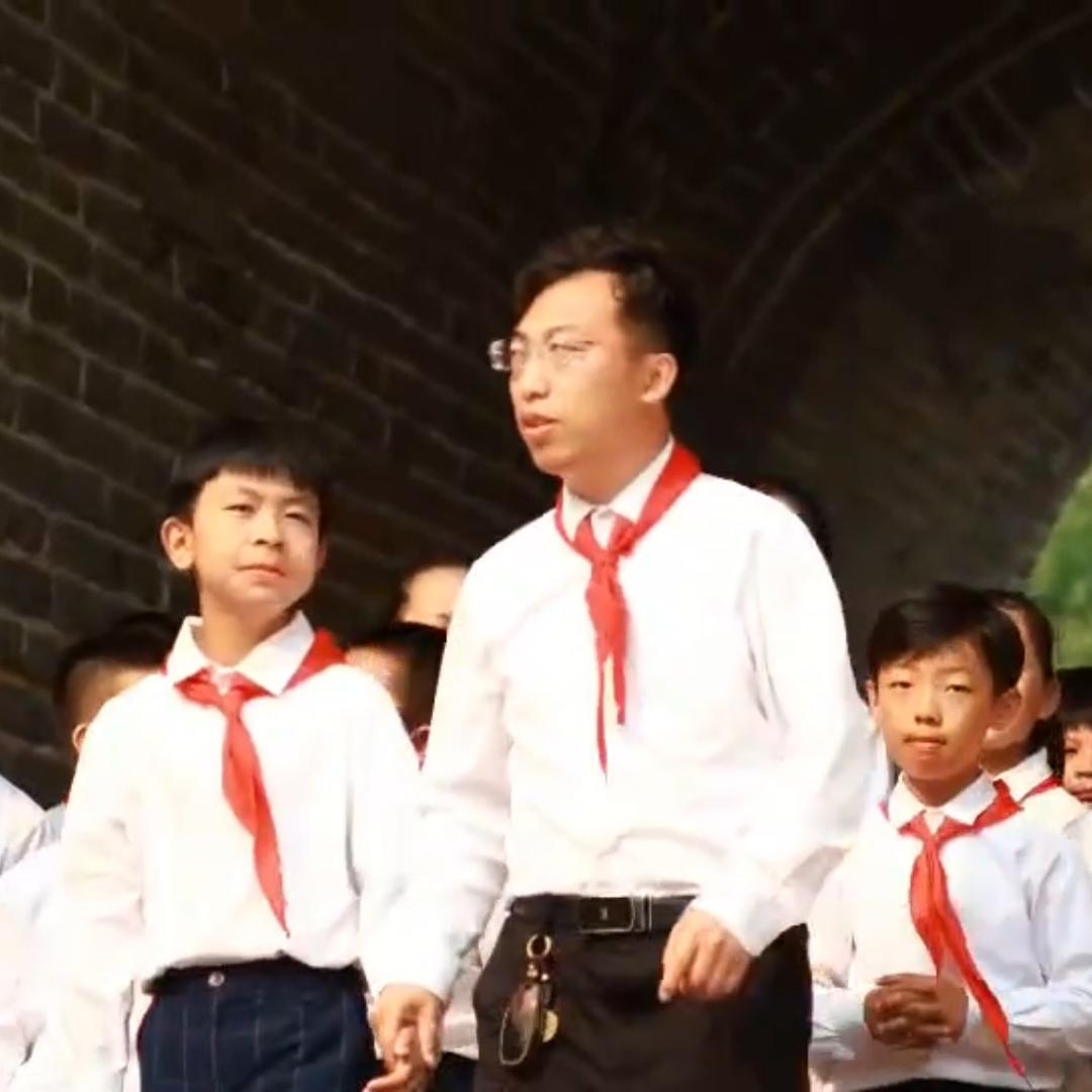 王鹏（音乐老师）