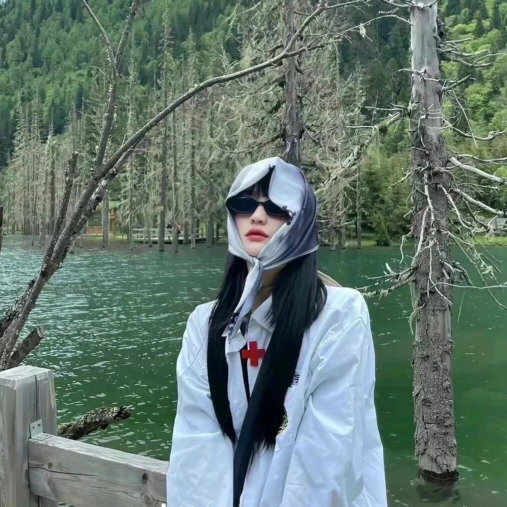 我哩个去。