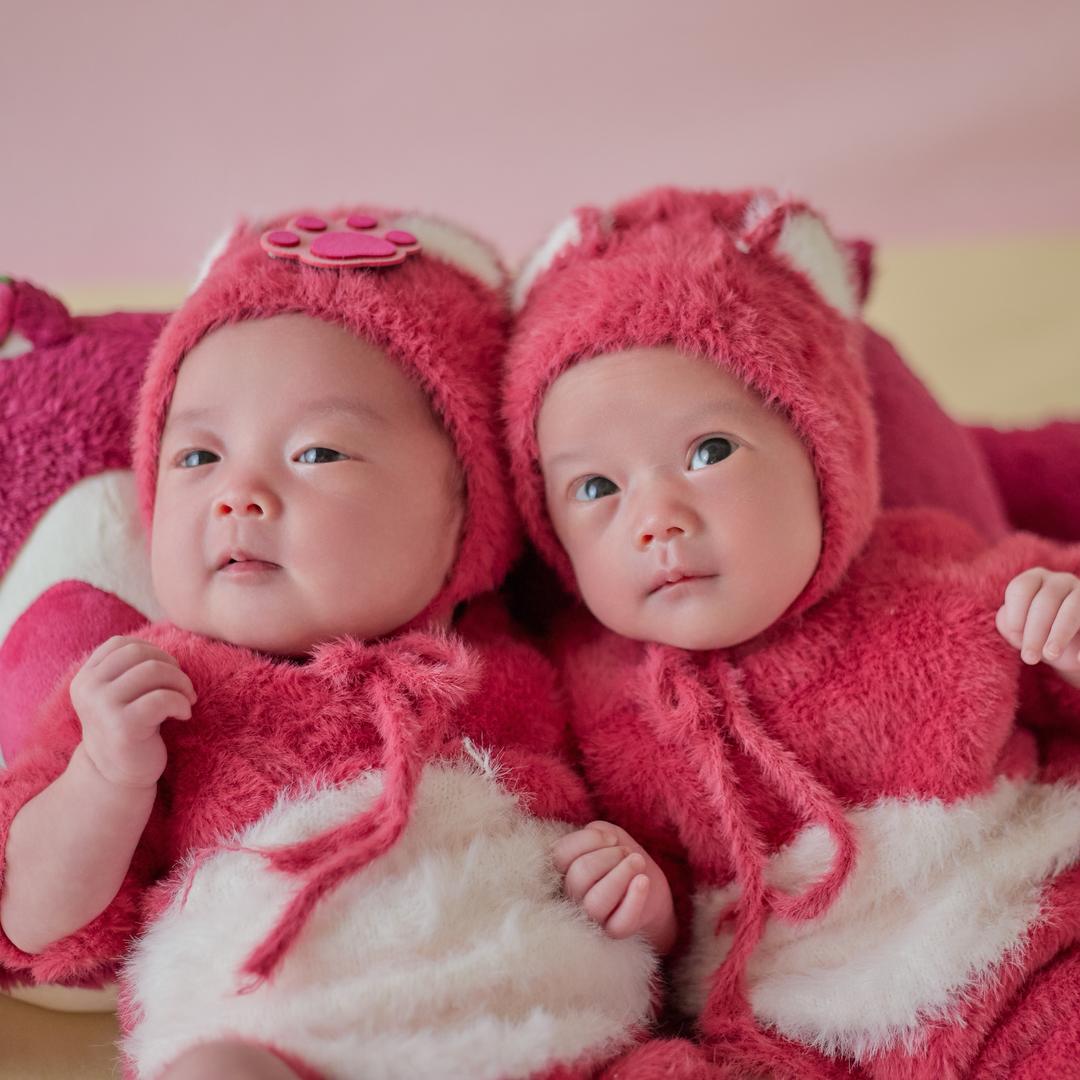 双胞胎孙女yoyo和hoho